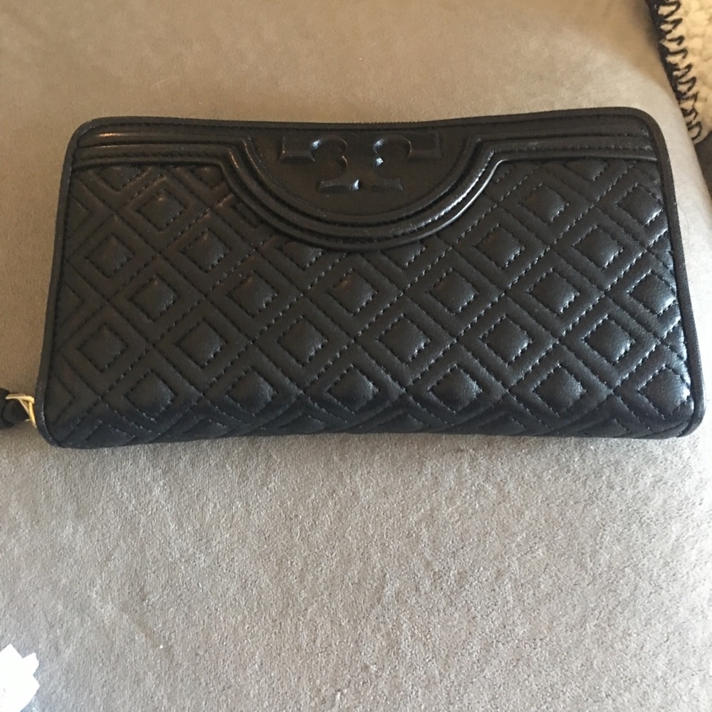 Tory Burch Fleming wallet